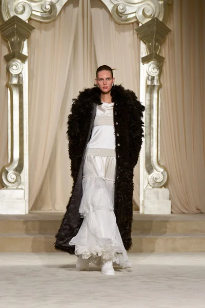 Look 17